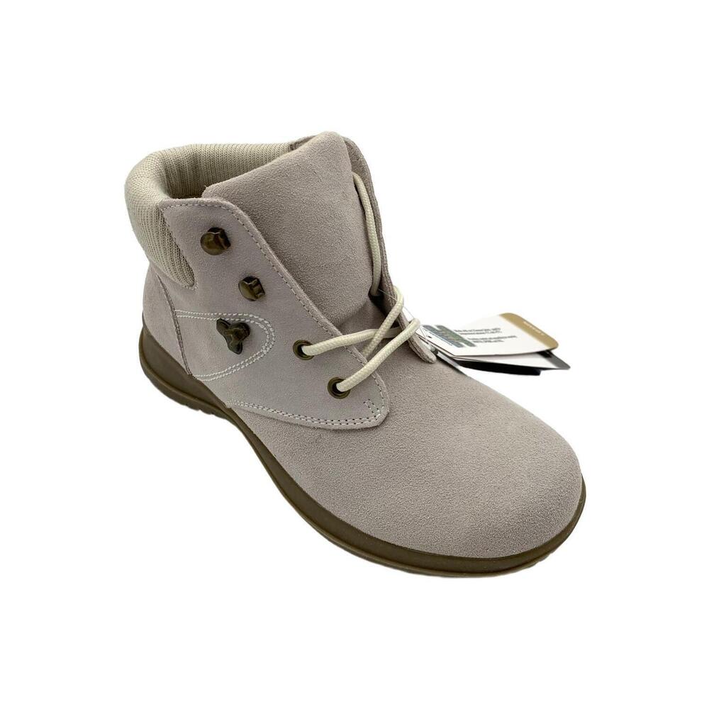 Wanderlust Women's Boston Suede Ankle Boots Winter White - Medium